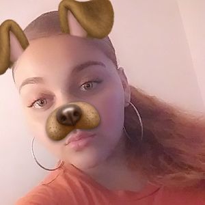 Meet your Posher, Evelyn